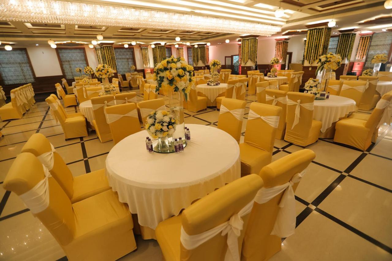Hotel Saffron Leaf Dehradun Eksteriør bilde