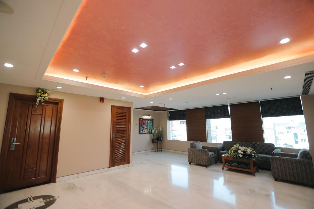 Hotel Saffron Leaf Dehradun Eksteriør bilde