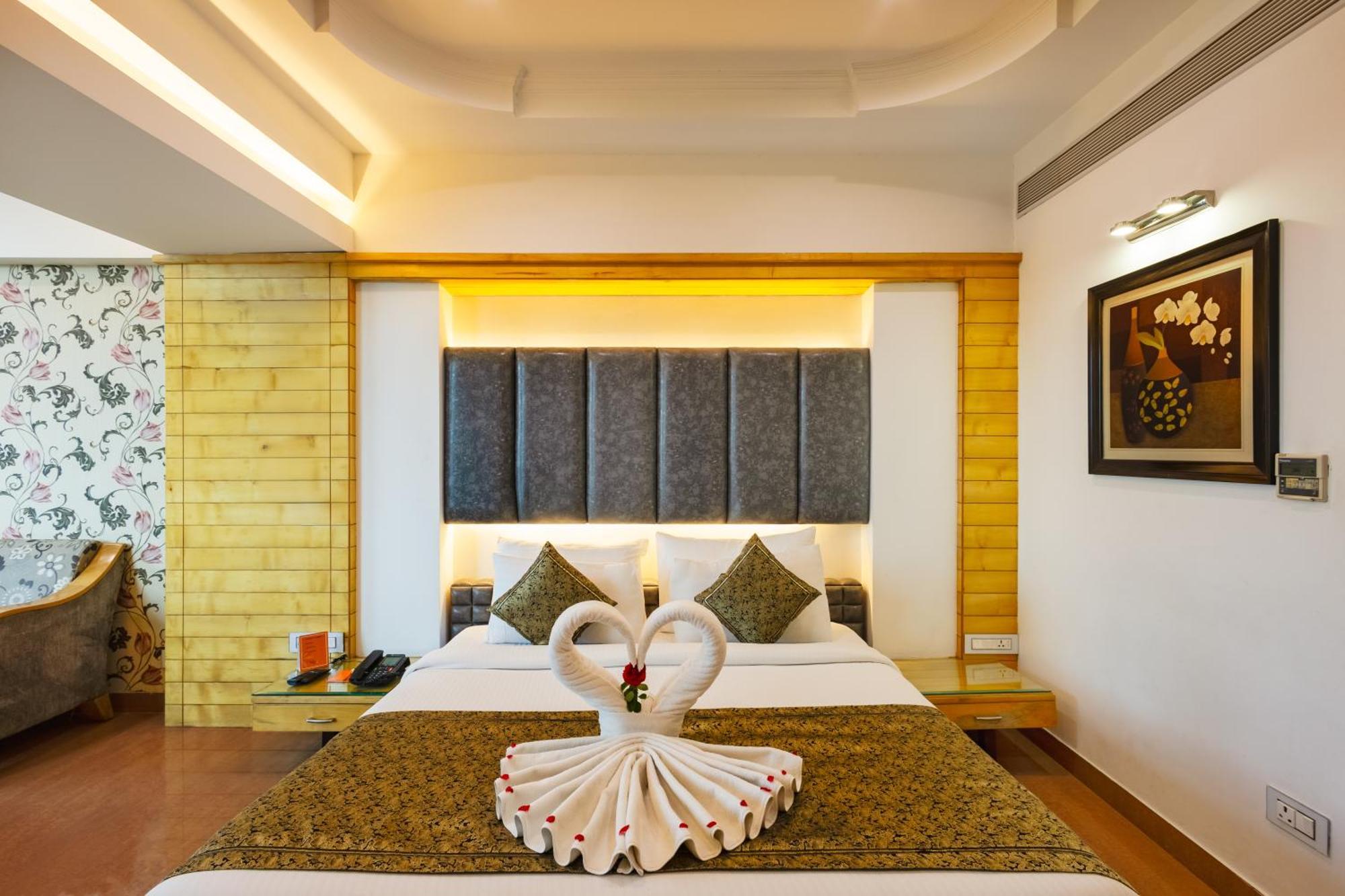 Hotel Saffron Leaf Dehradun Eksteriør bilde