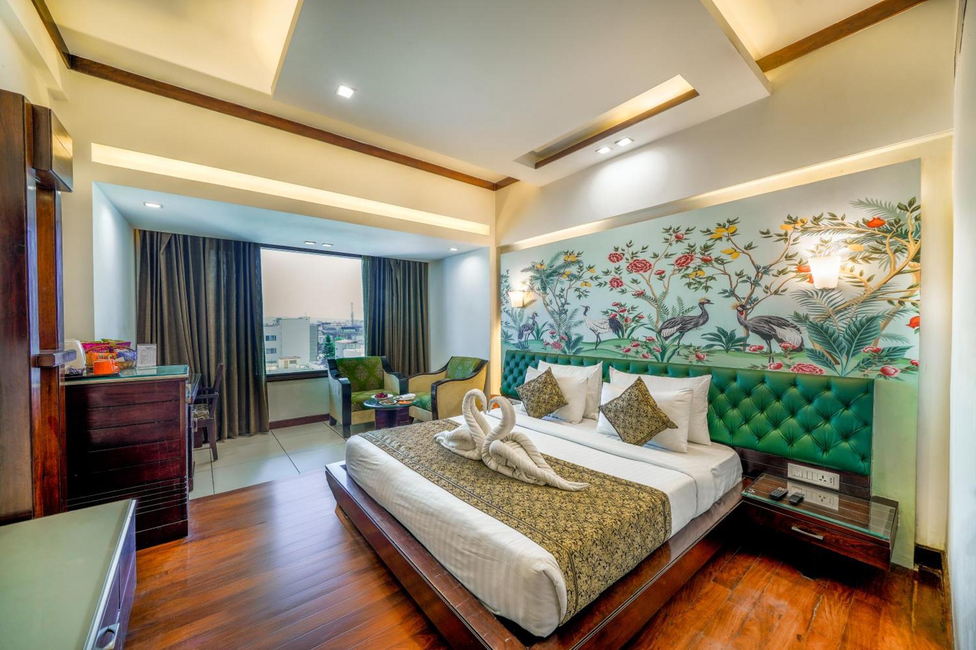 Hotel Saffron Leaf Dehradun Eksteriør bilde