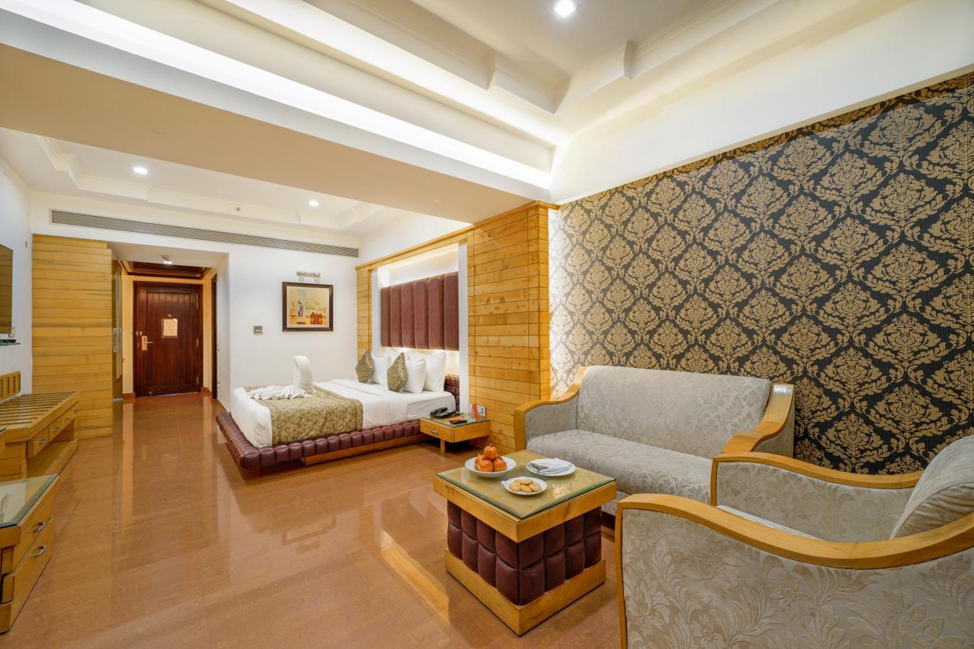 Hotel Saffron Leaf Dehradun Eksteriør bilde