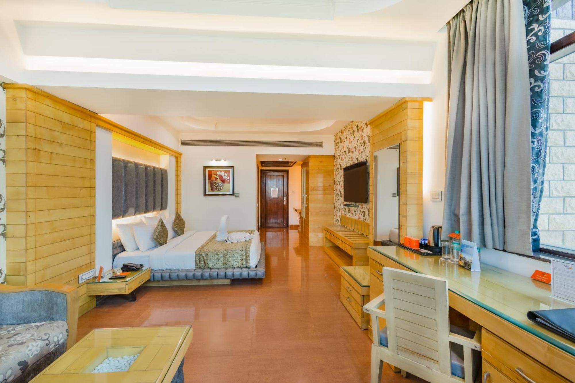 Hotel Saffron Leaf Dehradun Eksteriør bilde