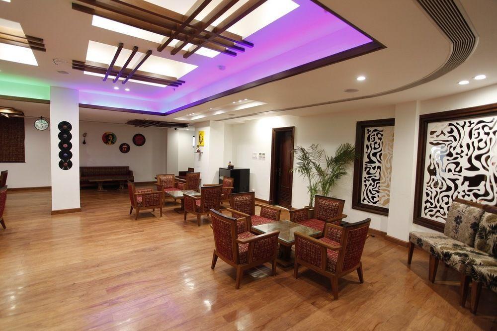 Hotel Saffron Leaf Dehradun Eksteriør bilde